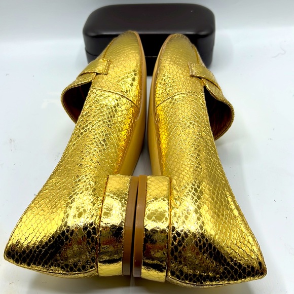 JUSTFAB   gold flat shoes size 10 in excellent condition. - Picture 5 of 9
